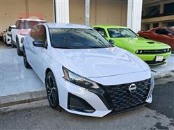 نيسان ألتيما